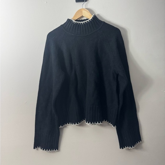 Gap Black & White Turtleneck Sweater Scallop Hem Trim Size XL - Picture 8 of 8